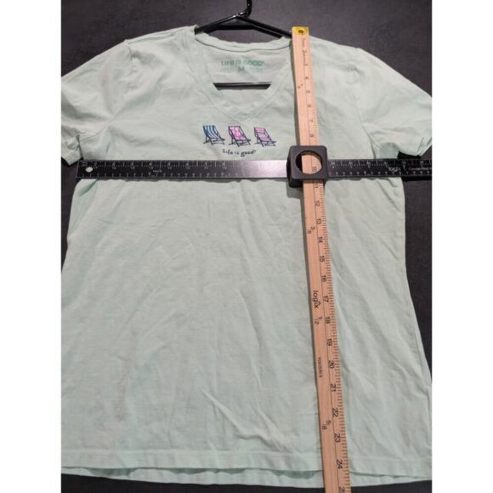 Life is Good Crusher Tee Green Beach Chairs V-Neck T-Shirt Women's Size Medium